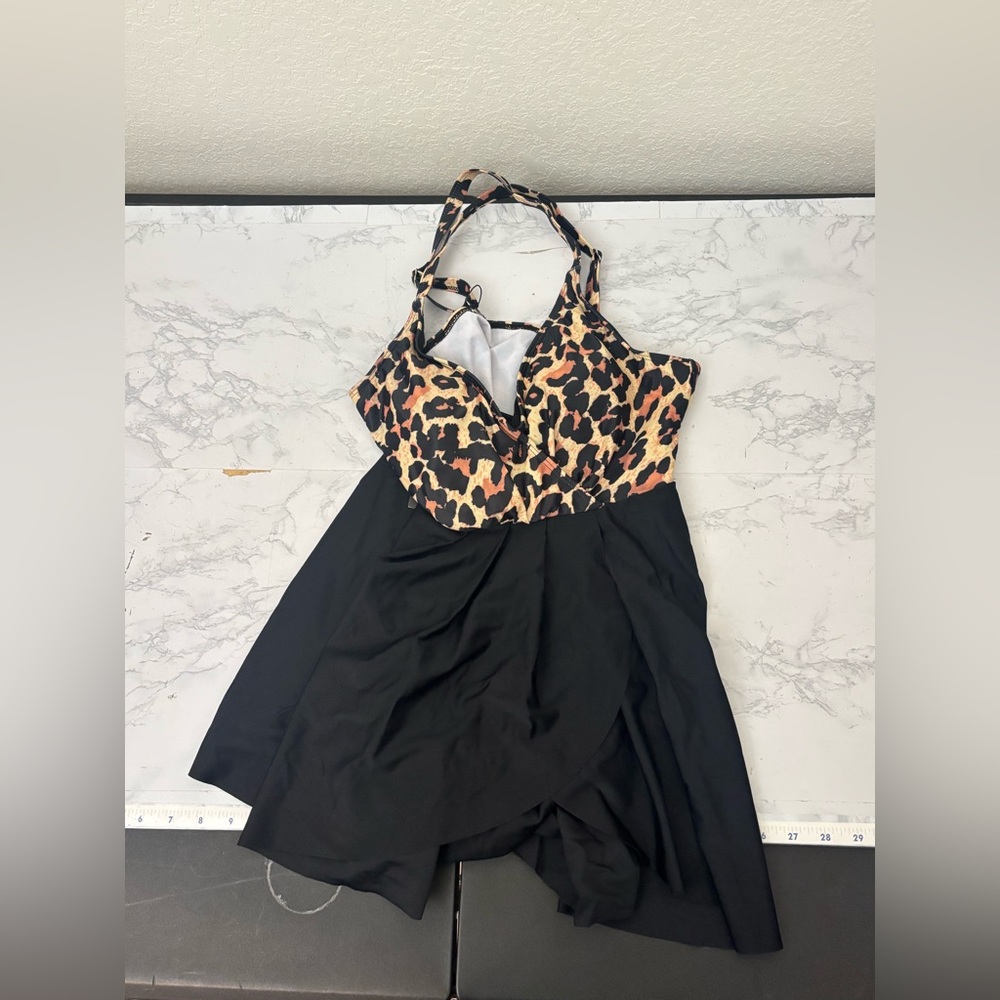 MOOSLOVER Womens M One-Piece Tummy Control Swim Dress Bathing Suit Cheetah